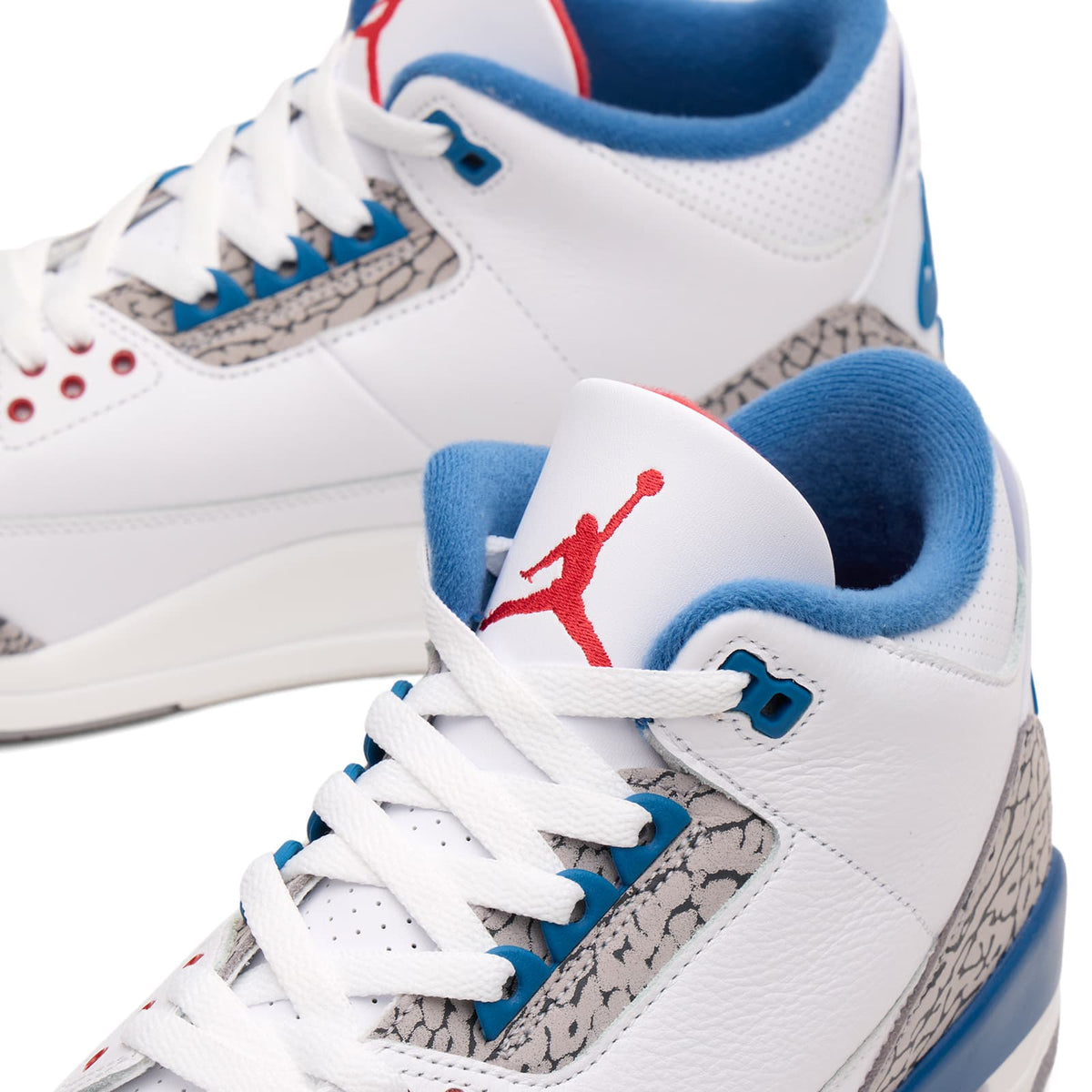 Air Jordan 3 Retro OG Sneaker