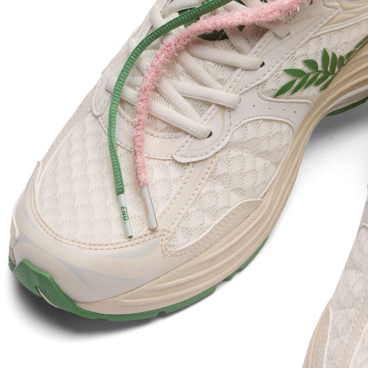 END. x Saucony Omni 9