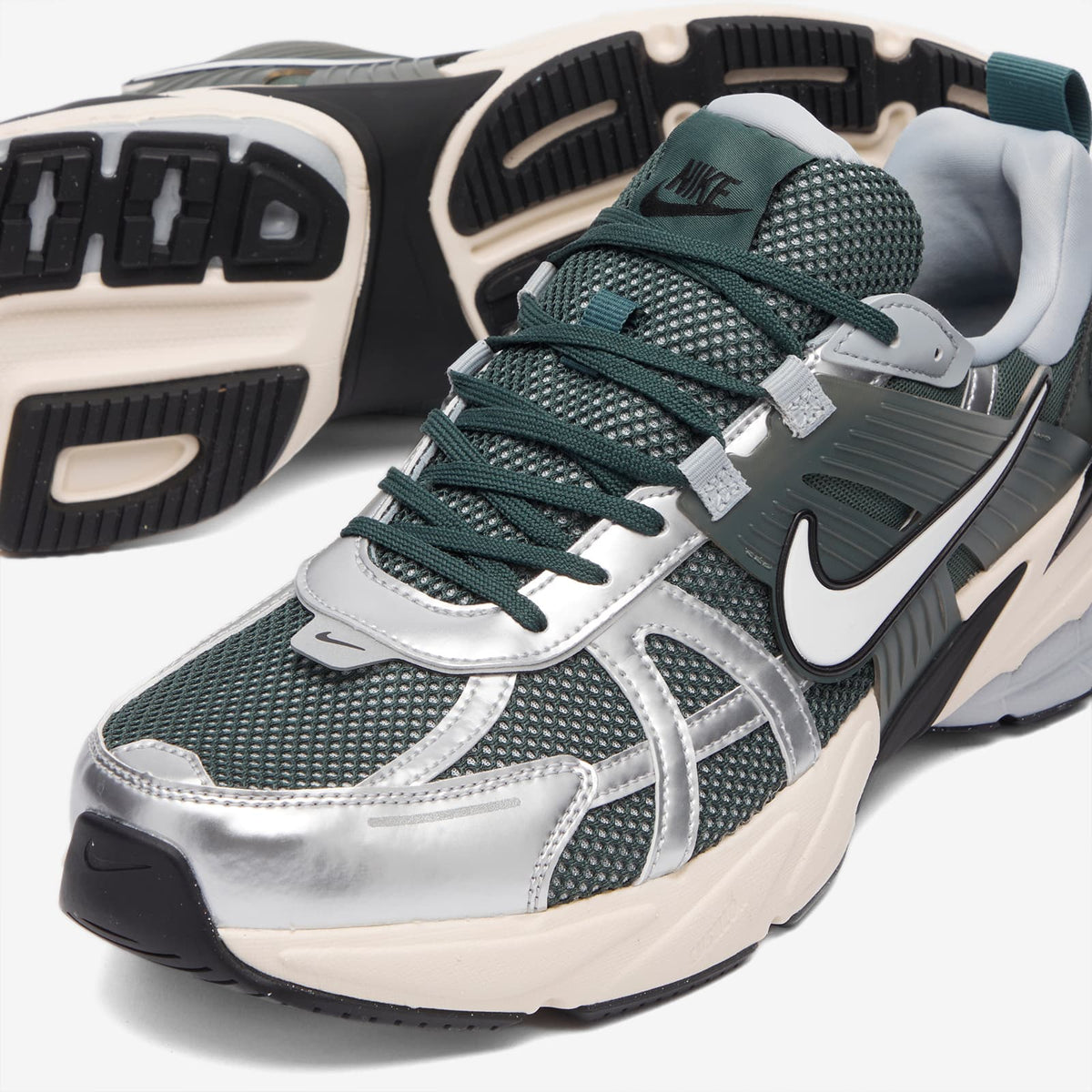 Nike V2K Run Sneaker