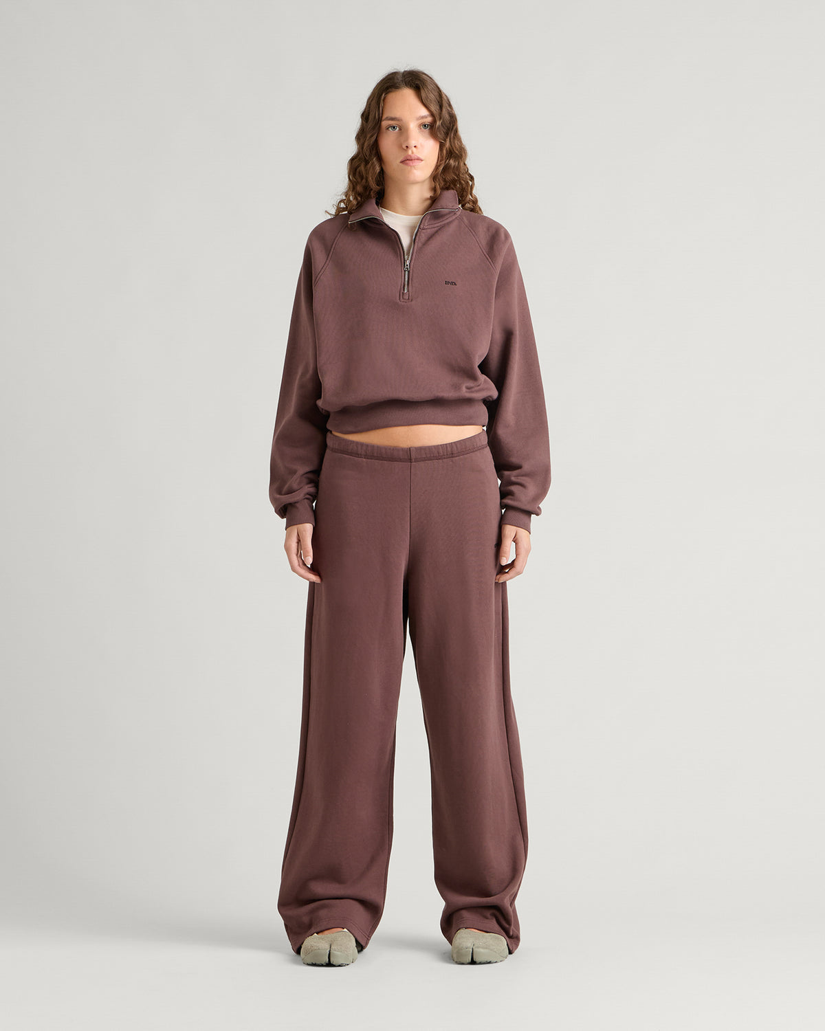 END. Classic Quarter Zip