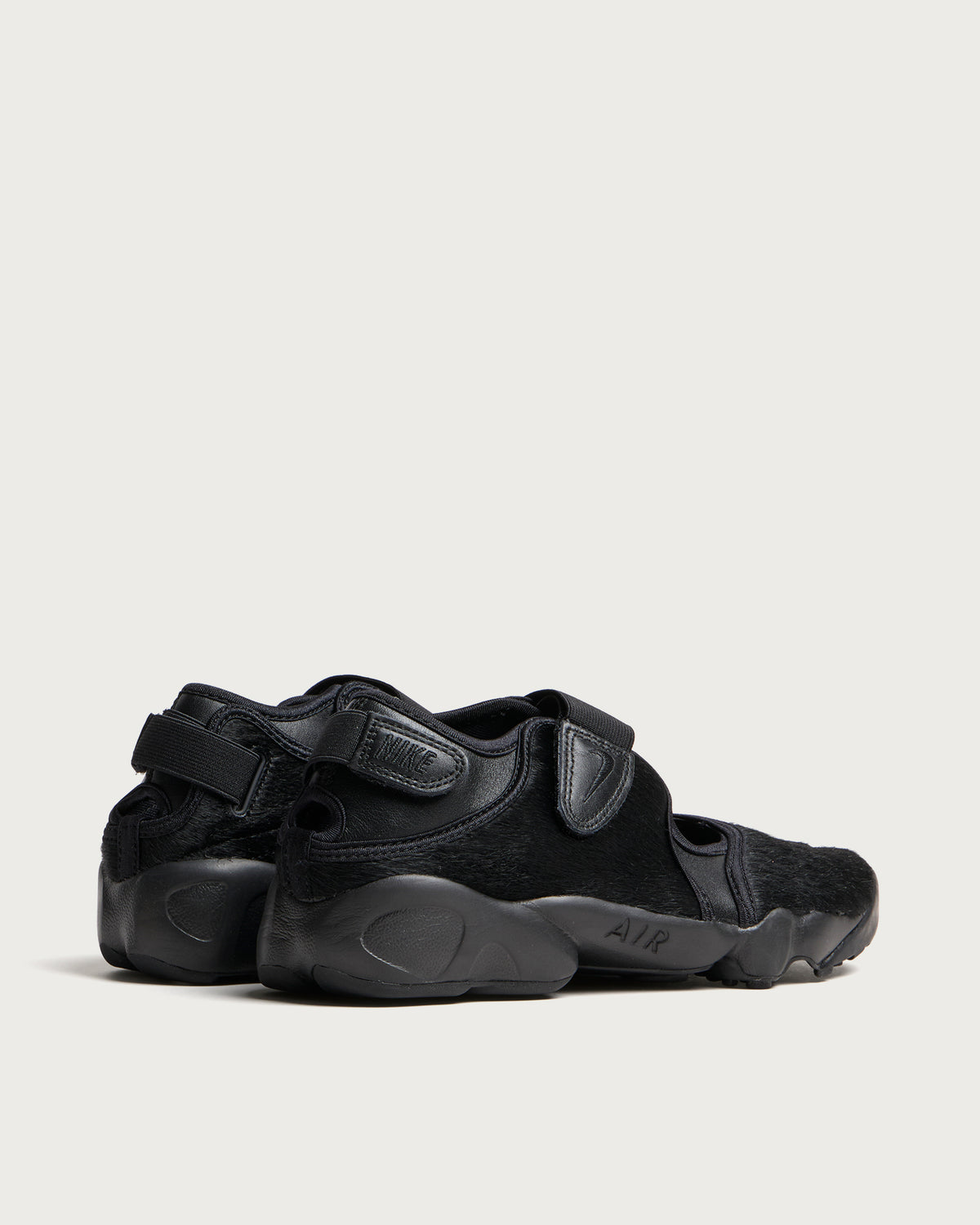 Nike W Air Rift Pony Sneaker