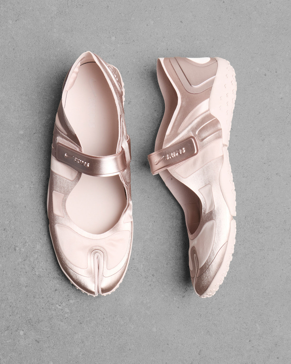 NikeSKIMS Rift Satin