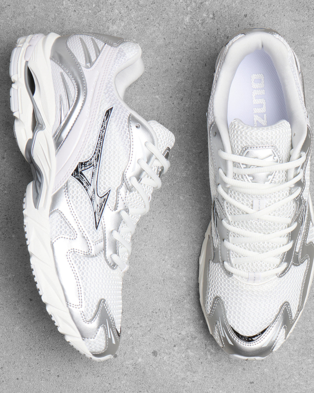Mizuno Wave Rider 10 Sneaker