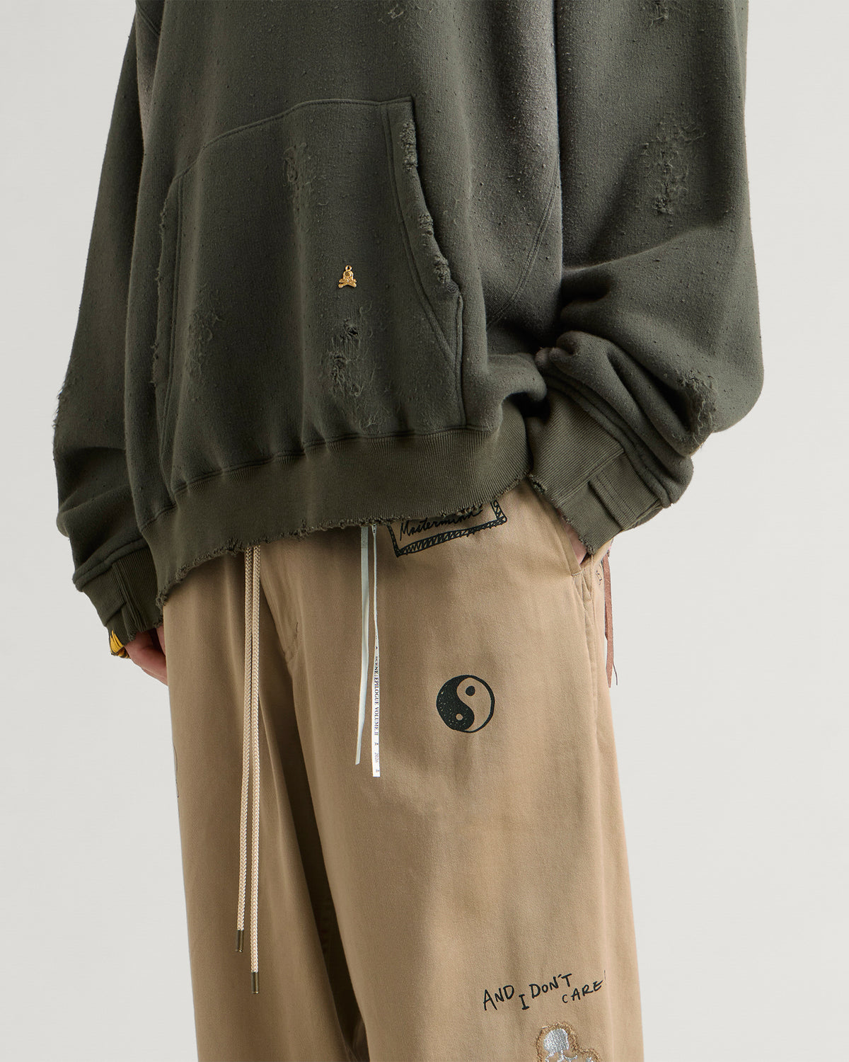 MASTERMIND WORLD Doodle Print Regular Easy Pants
