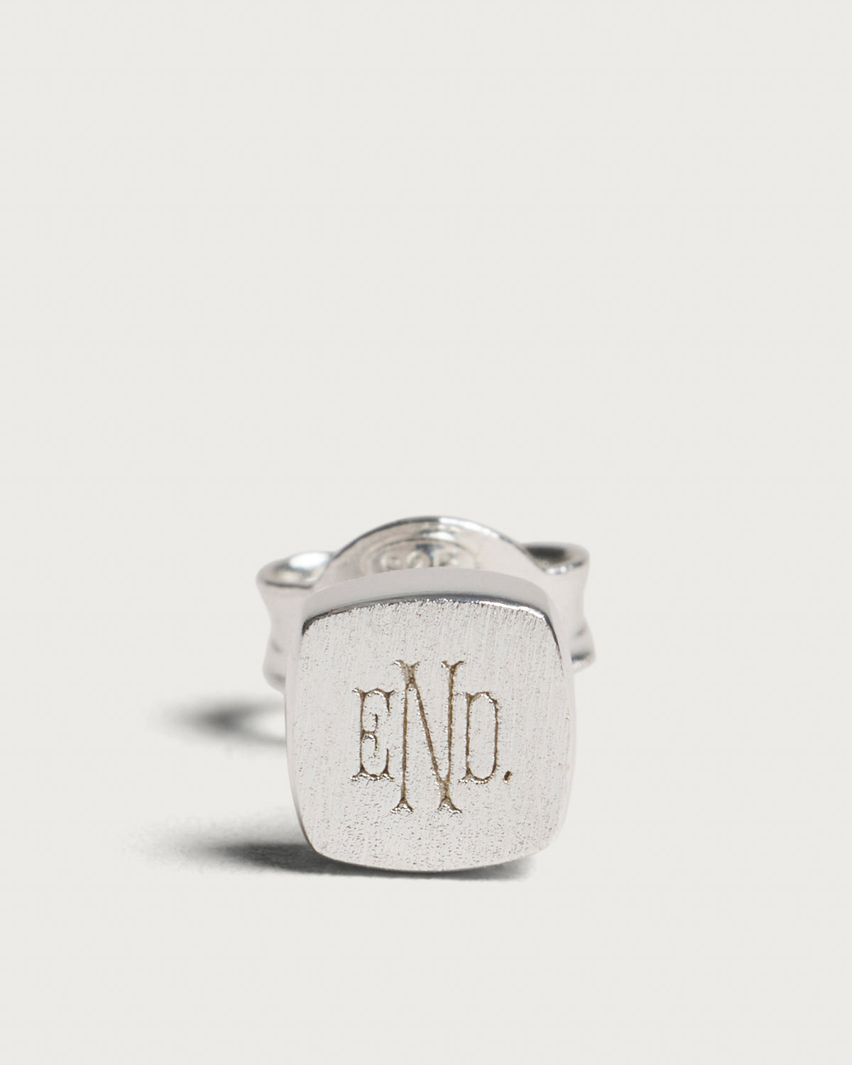 END. Signet Stud