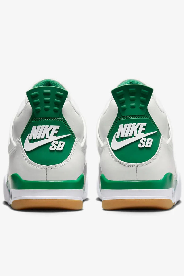 The heels of the NIKE SB X AIR JORDAN 4 “PINE GREEN” sneakers.