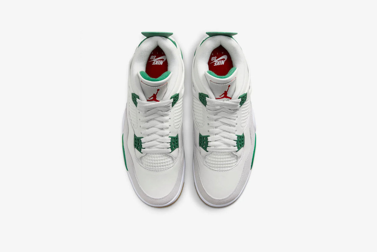 Top view of the NIKE SB X AIR JORDAN 4 “PINE GREEN” sneakers.