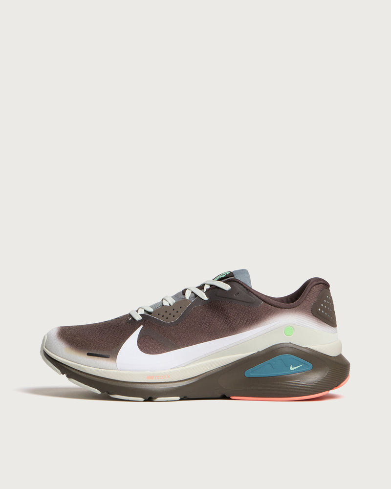 Nike Structure 26 Sneaker