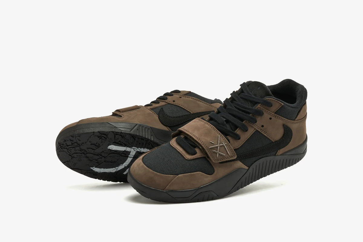 The Jumpman Jack TR “Dark Mocha” sneakers.