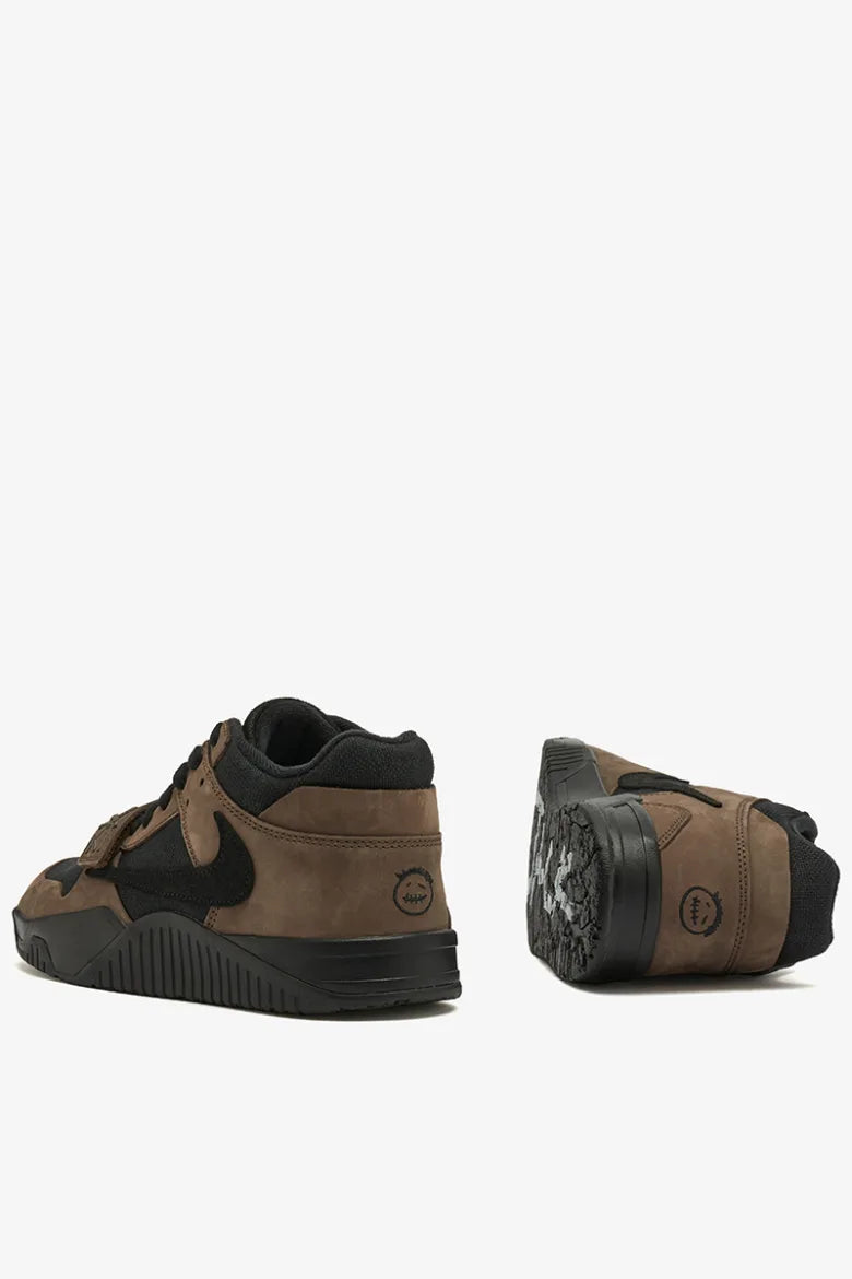 The Jumpman Jack TR “Dark Mocha” sneakers.