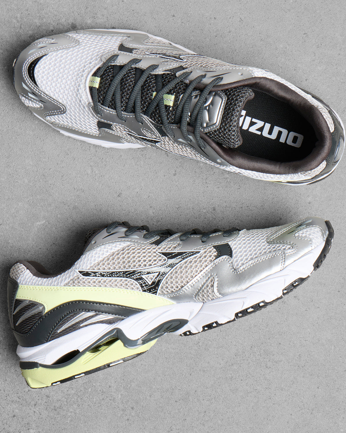 Mizuno Wave Rider 10 Sneaker