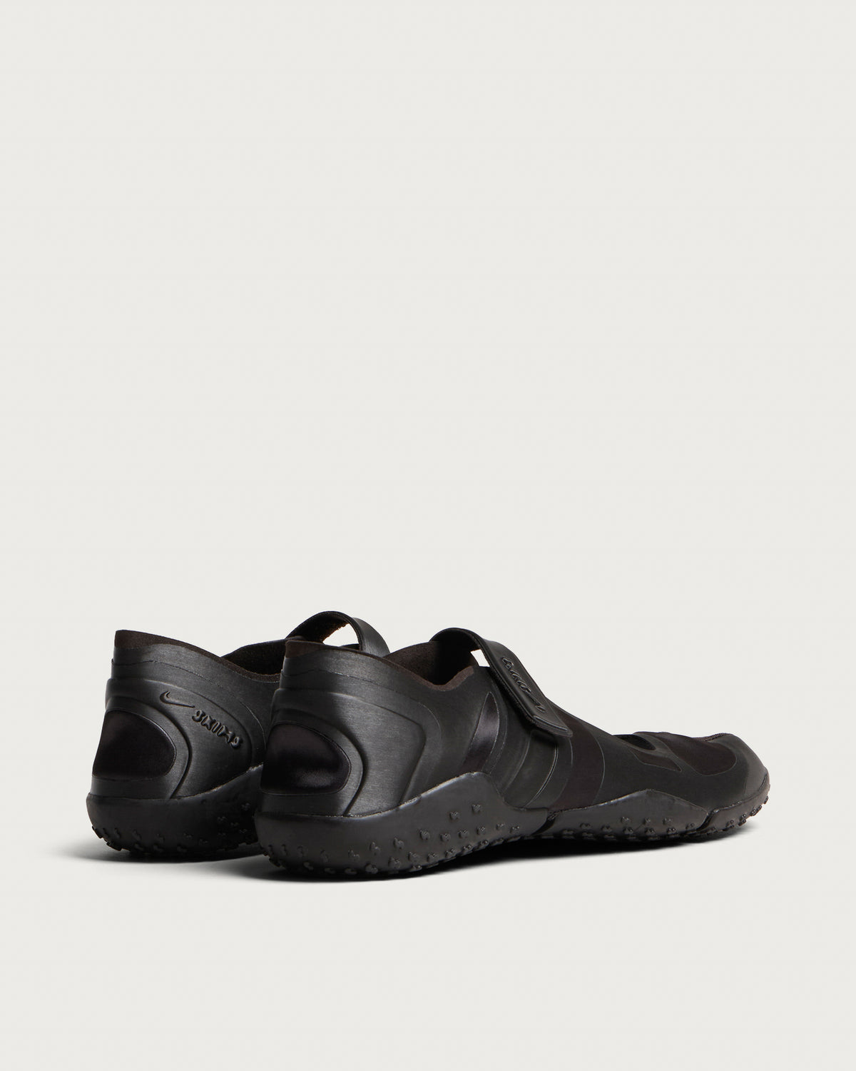 NikeSKIMS Rift Satin